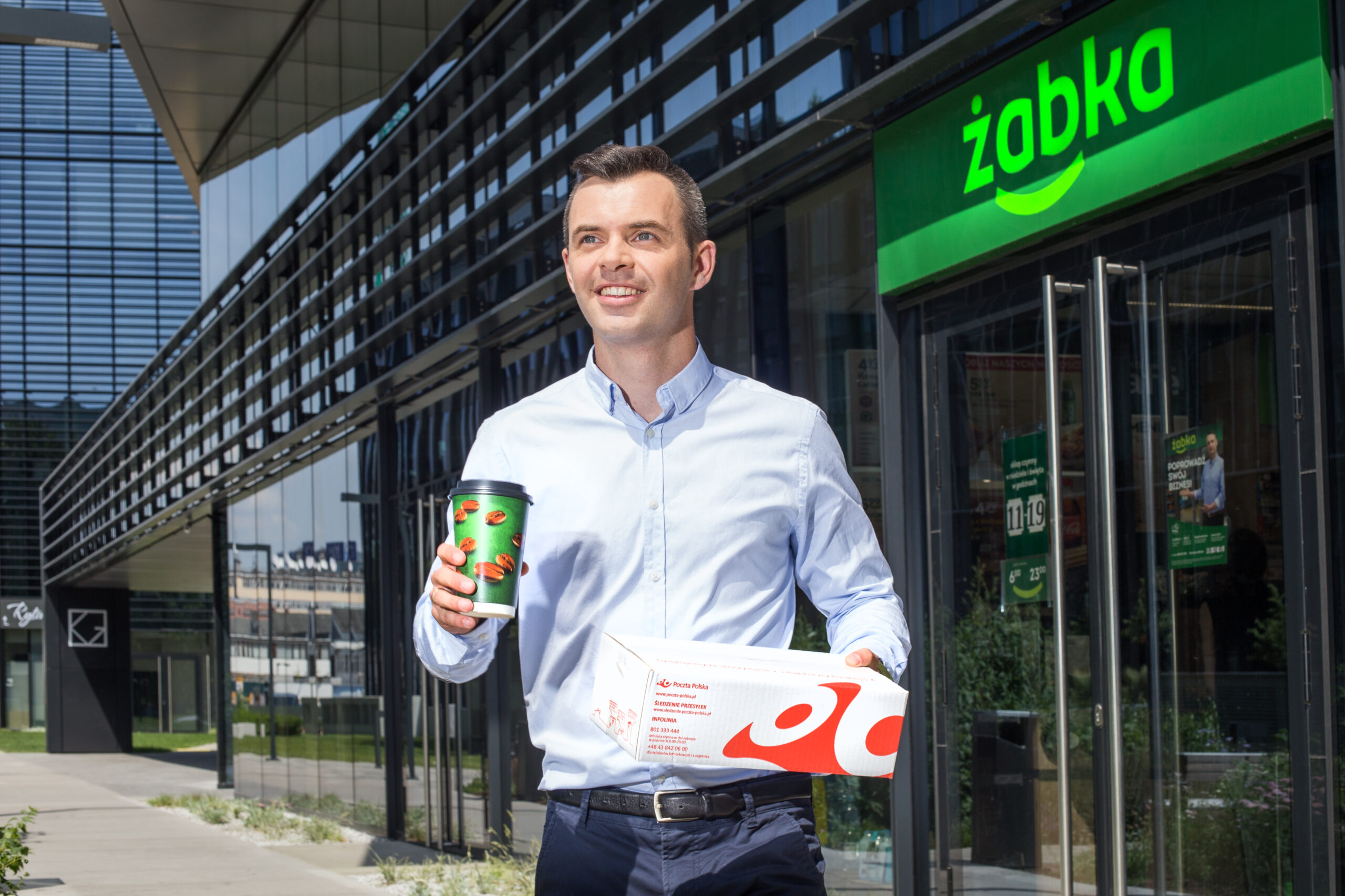  Nowy sposób odbioru paczek w sklepach Żabka 