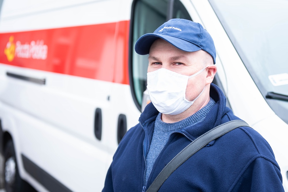  Doręczanie przesyłek w czasie epidemii przez Pocztę Polską 
